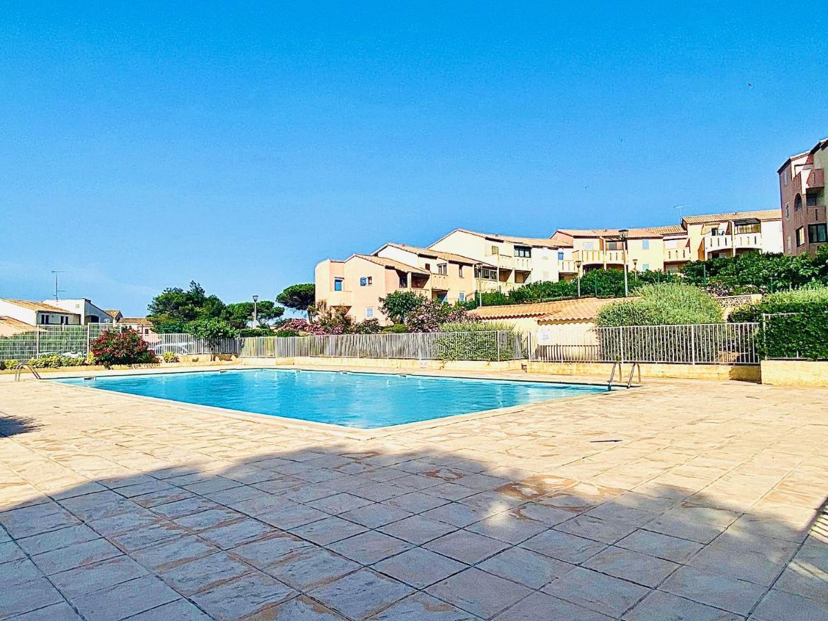 Appartement Proche Mer Avec Piscine Et Parking Fleury  Exterior photo