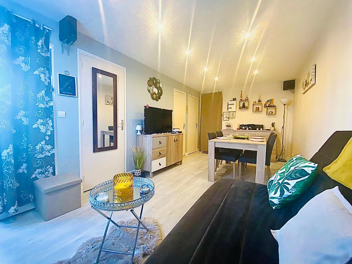 Appartement Proche Mer Avec Piscine Et Parking Fleury  Exterior photo